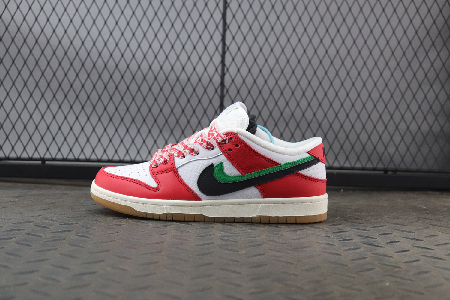 Nike SB Dunk Low Habibi
