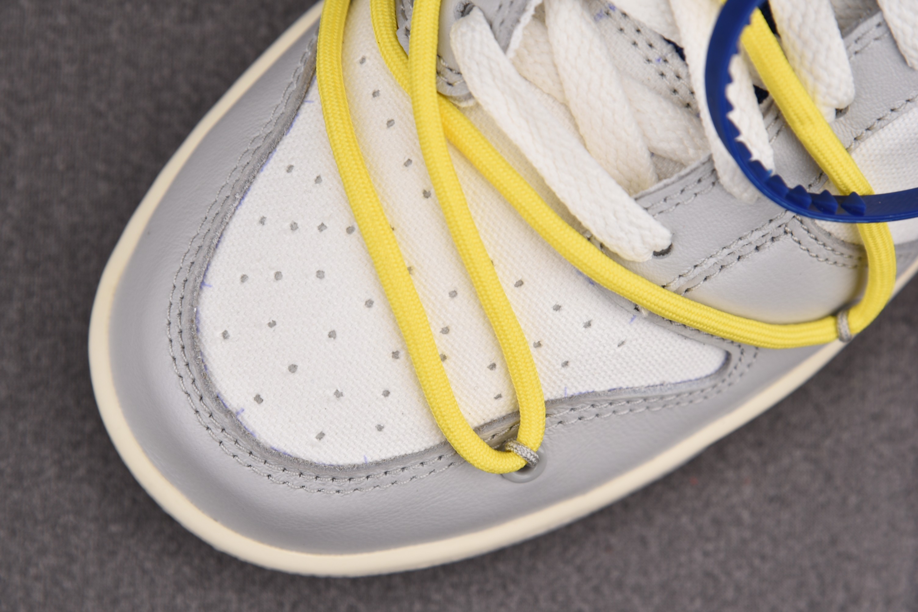 Nike Dunk Low   Lot 27