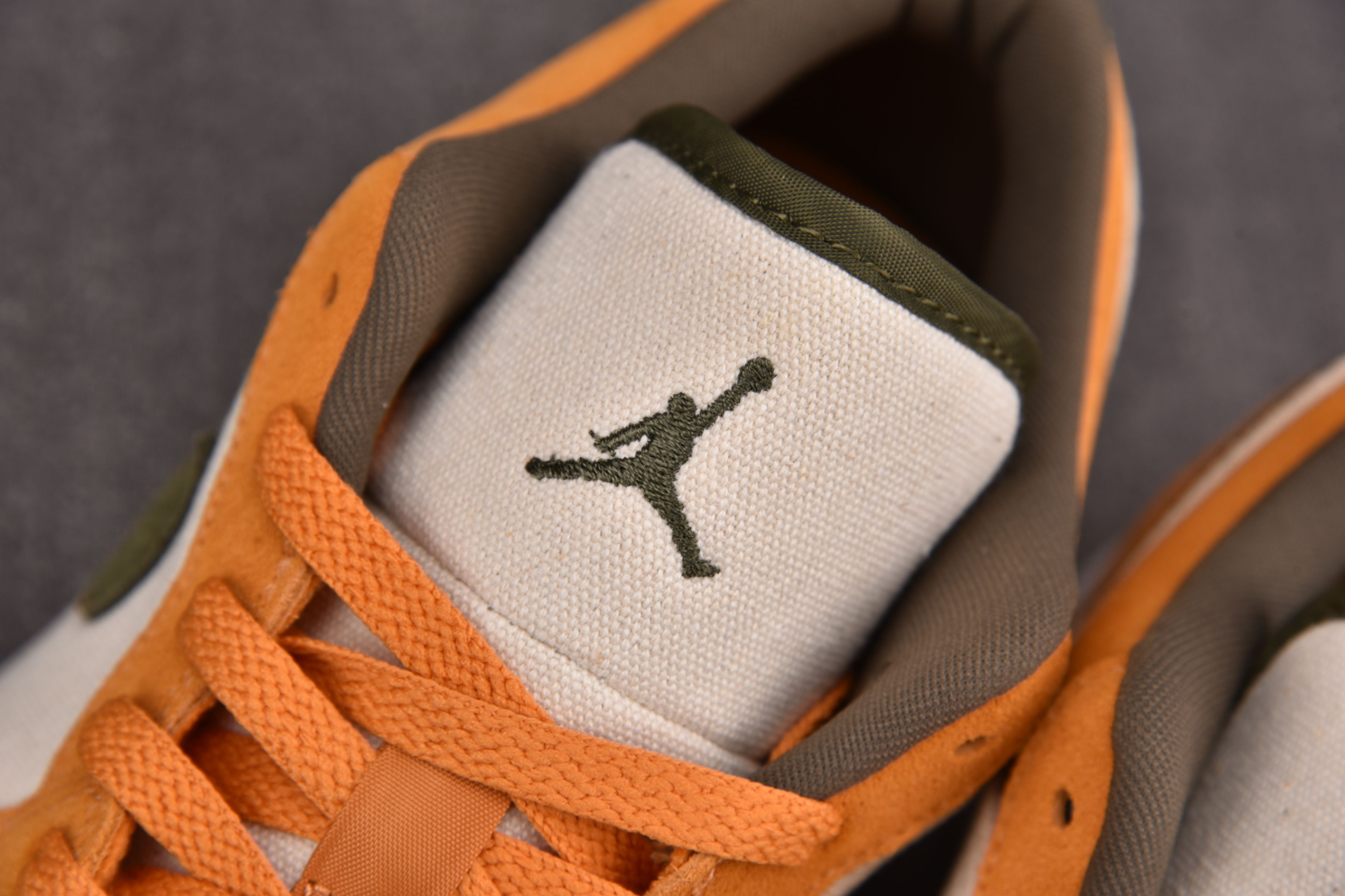 Jordan 1 Low SE Light Curry