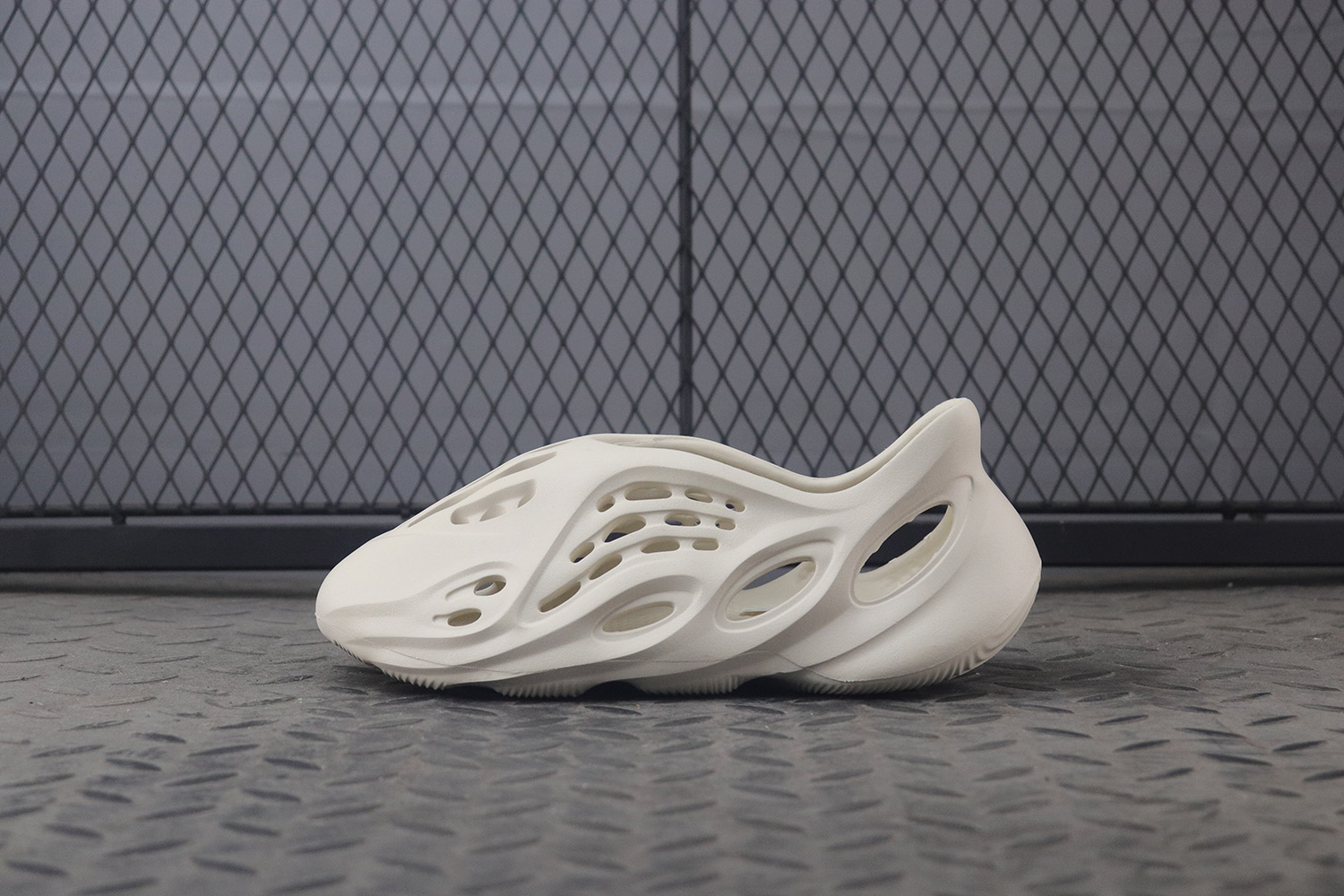 adidas Yeezy Foam RNNR Ararat (One Size Smaller!!)