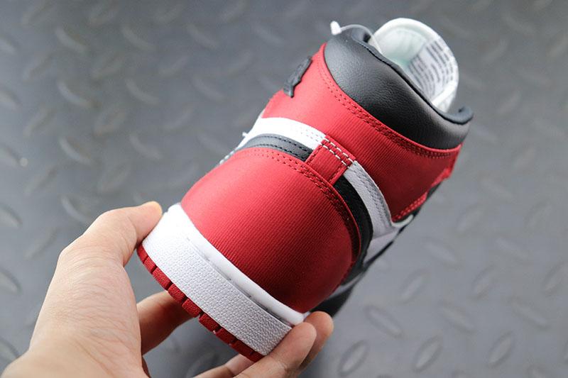 Jordan 1 Retro Black Toe(2016)