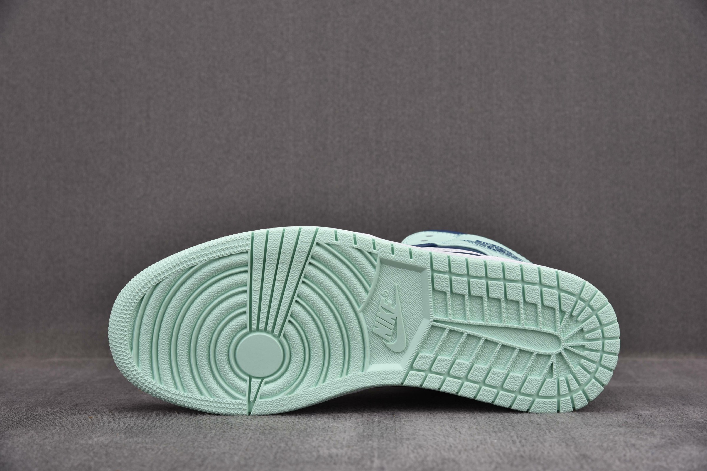 Jordan 1 Mid Mystic Navy Mint Foam / Blue Mint