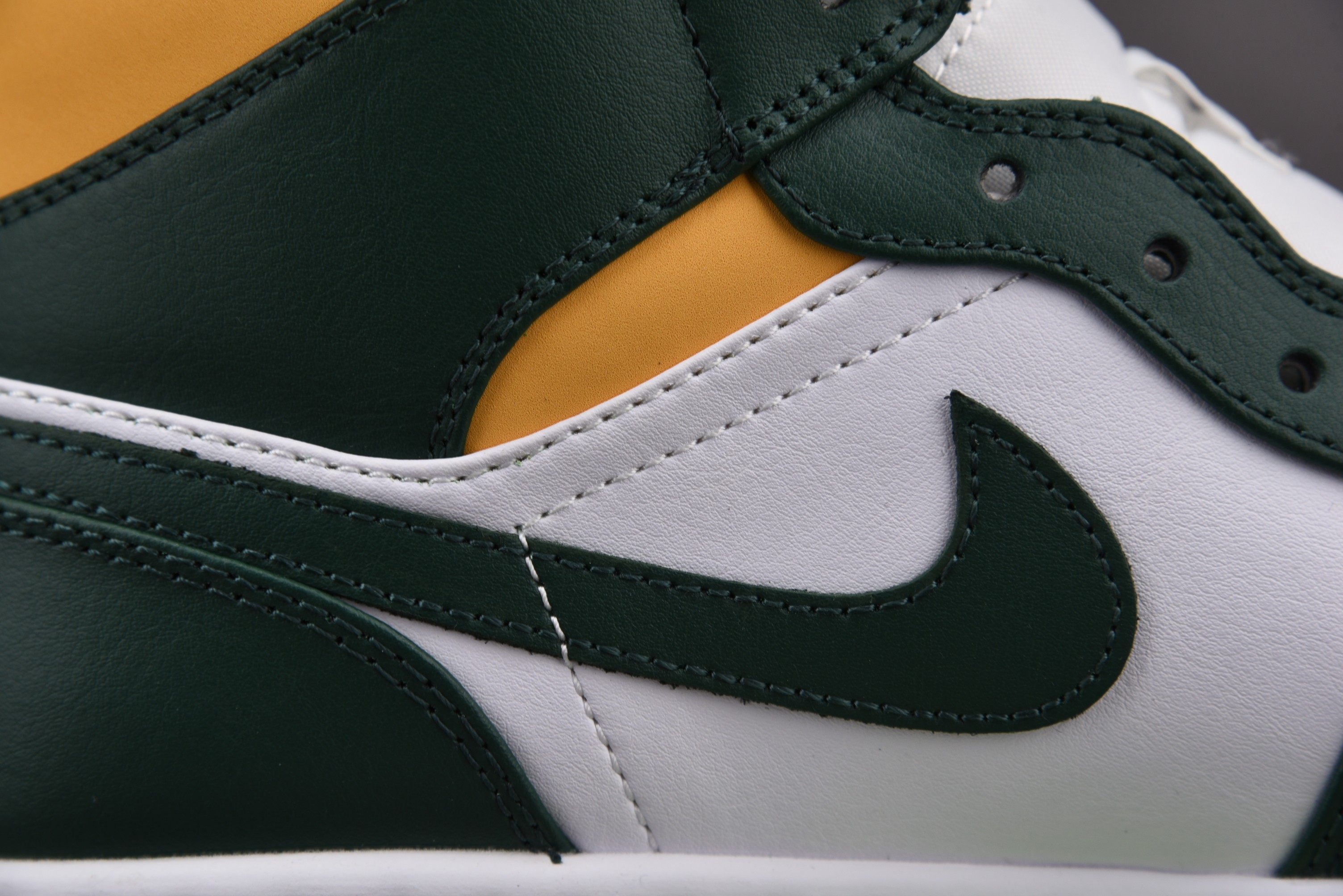 Jordan 1 Mid Sonics