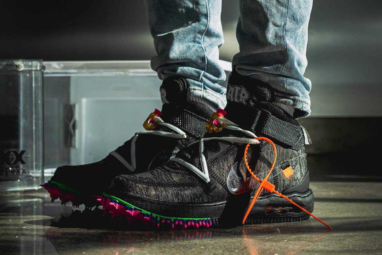 Nike Air Force 1 Mid   Black