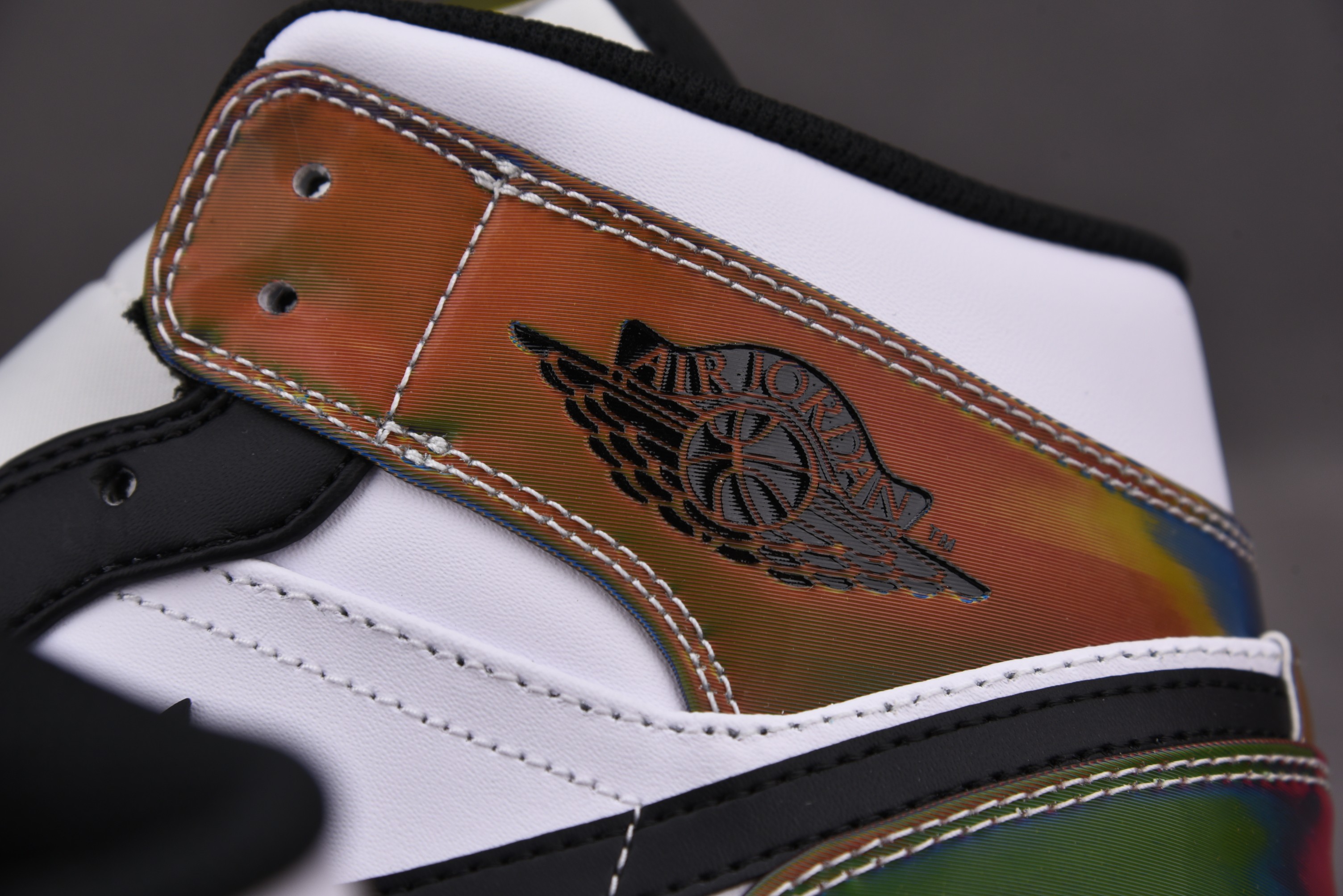 Jordan 1 Mid Heat Reactive