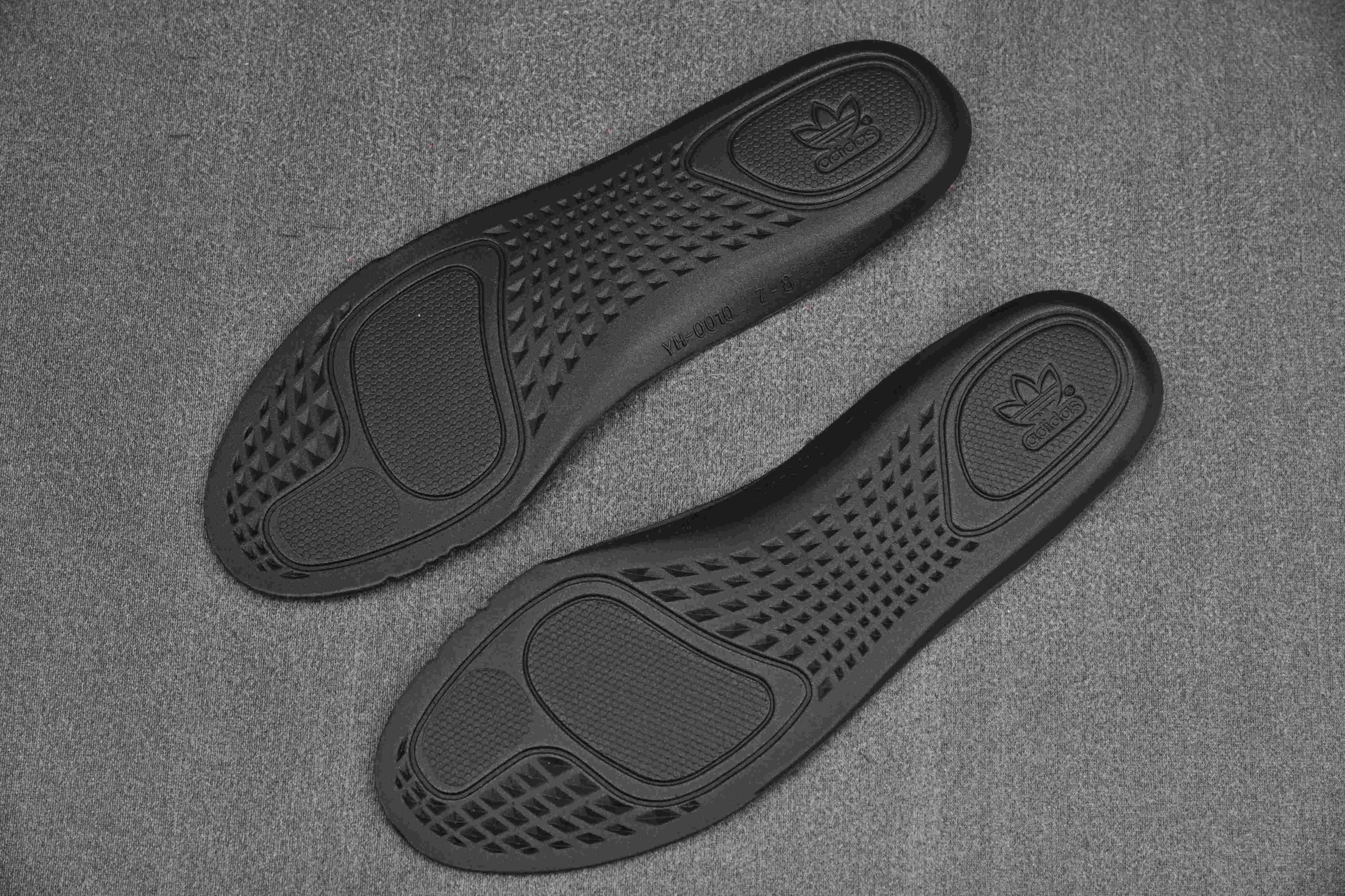 adidas Yeezy Boost 350 V2 Onyx