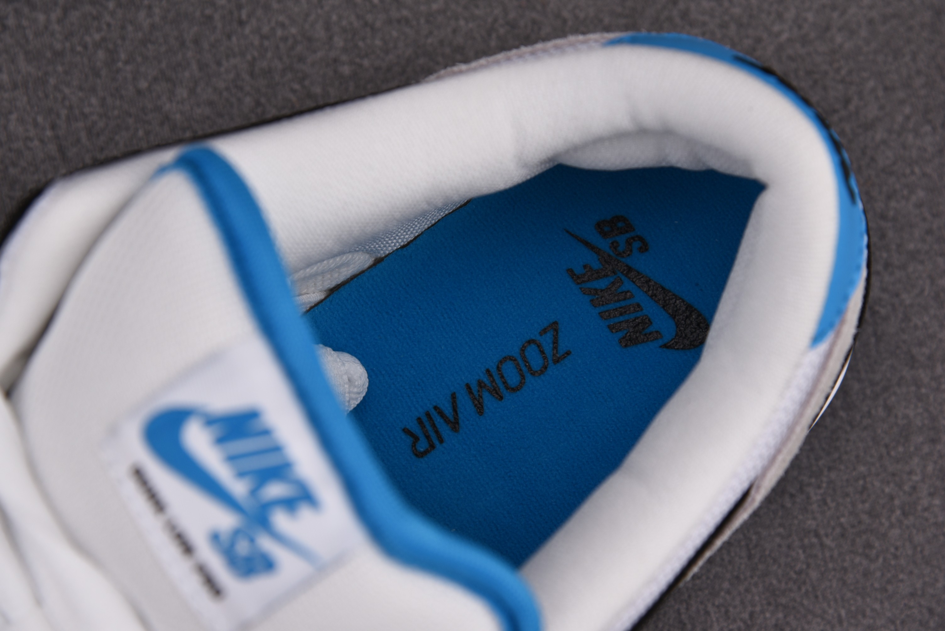 Nike SB Dunk Low Laser Blue