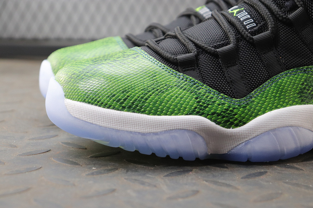 Air Jordan 11 Retro Low Nightshade