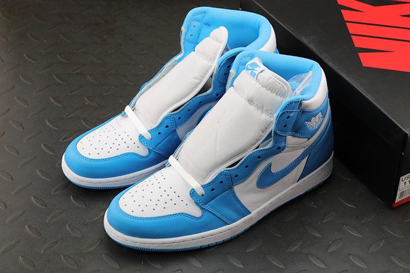 Air Jordan 1 UNC