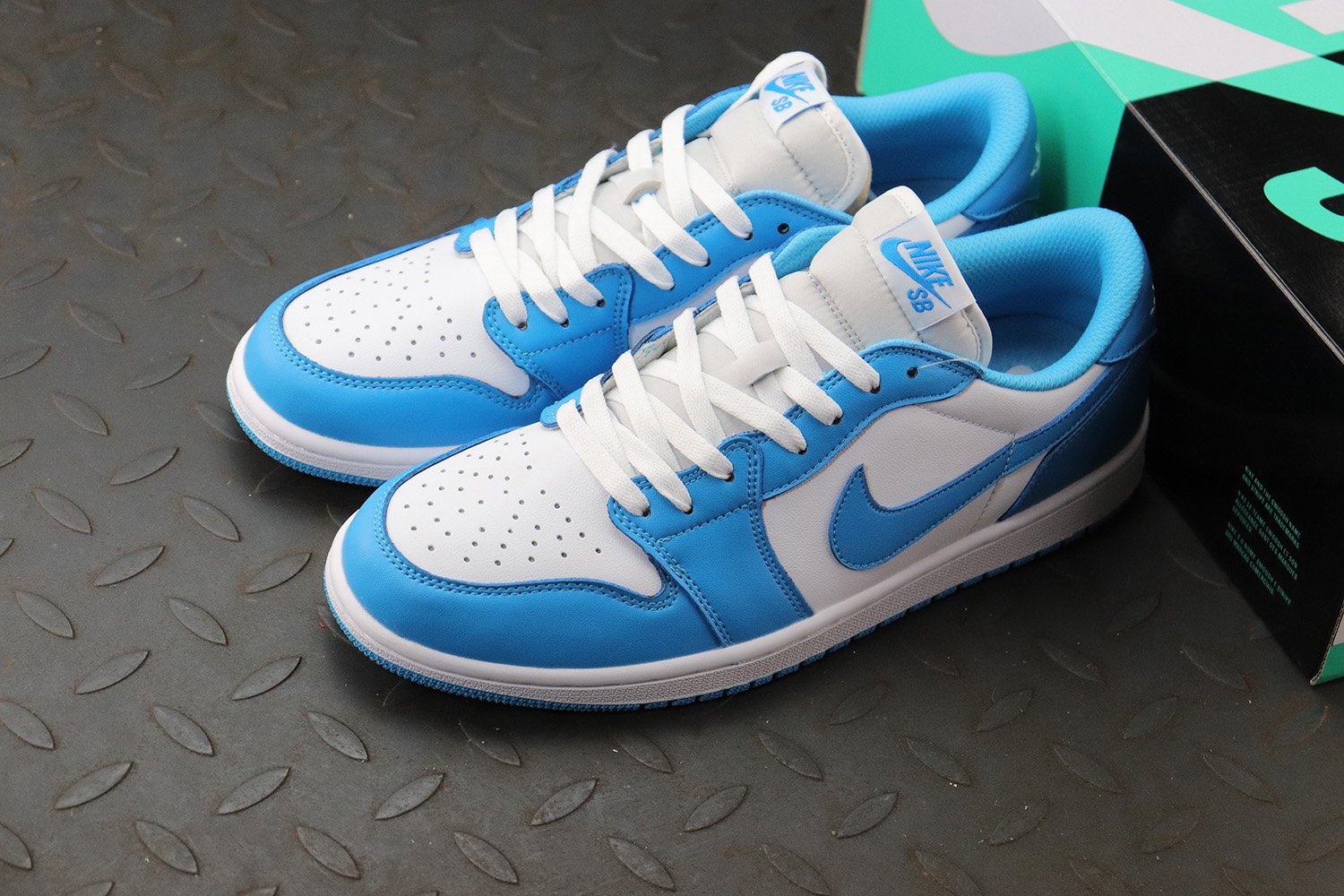 Nike SB Eric Koston x Jordan 1 Low UNC
