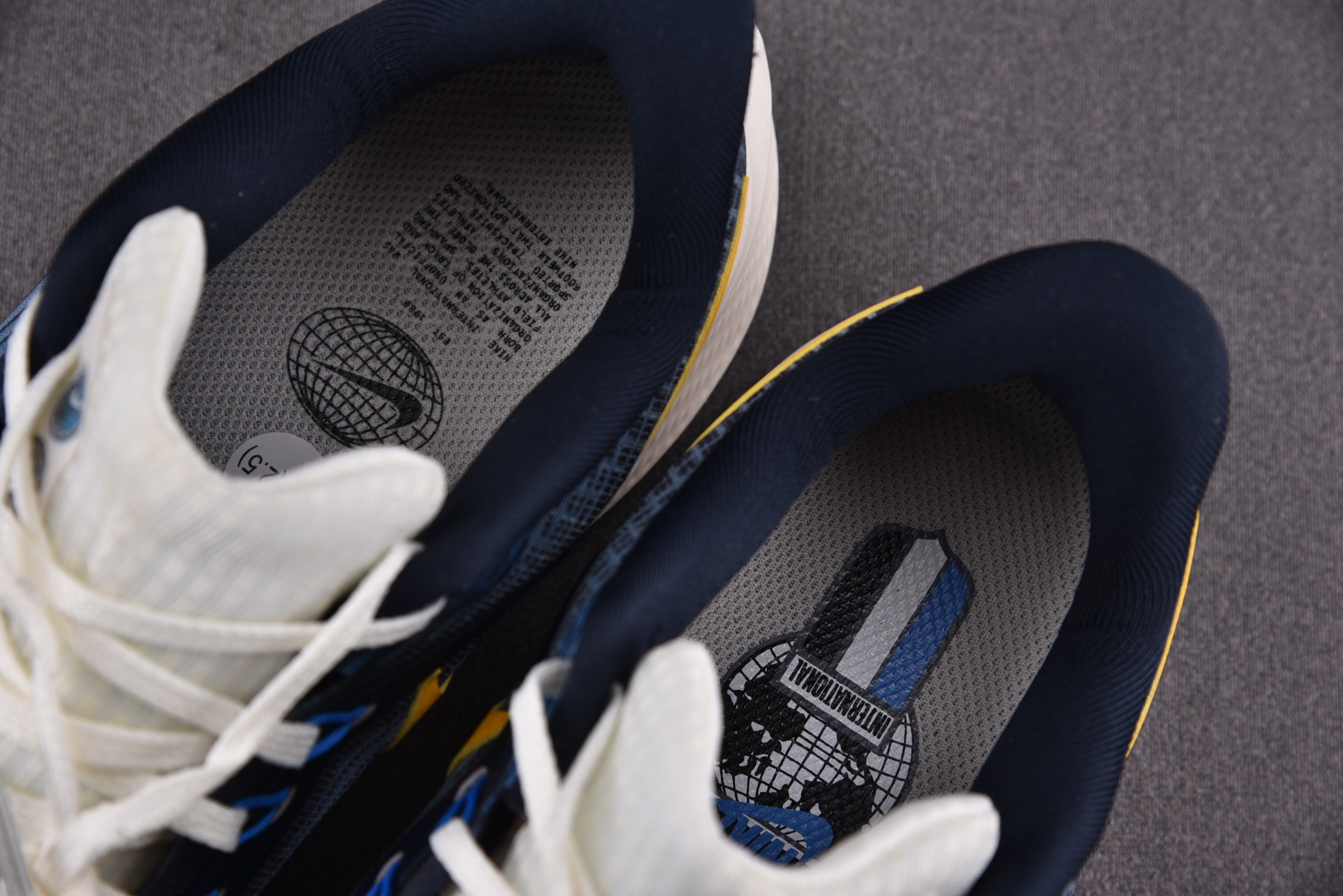 Nike Air Zoom Pegasus 39 Premium Obsidian Yellow