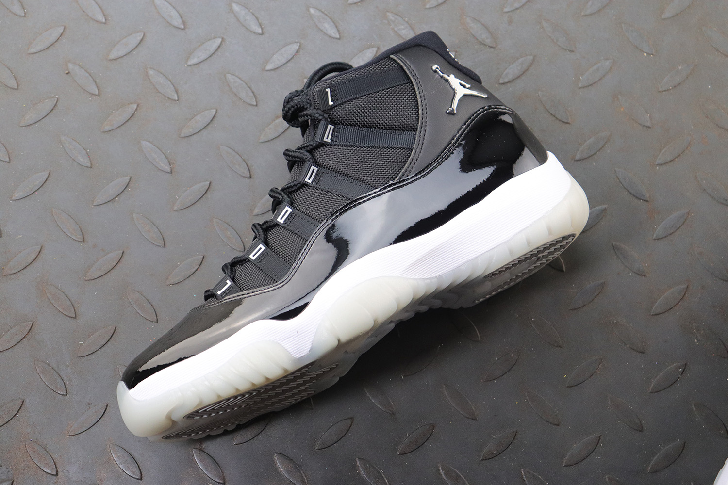 Jordan 11 Retro Black Clear/Jubilee