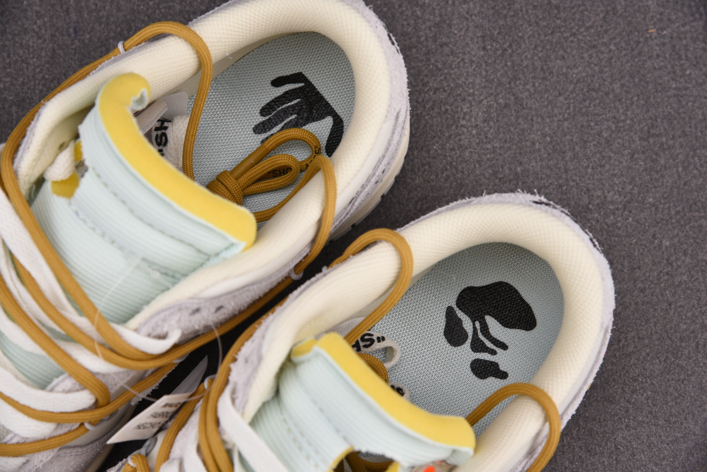 Nike Dunk Low   Lot 37