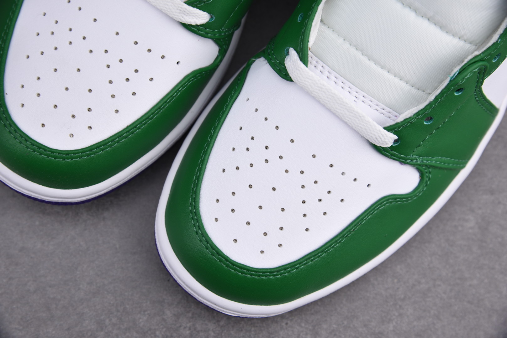 Jordan 1 Mid Incredible Hulk