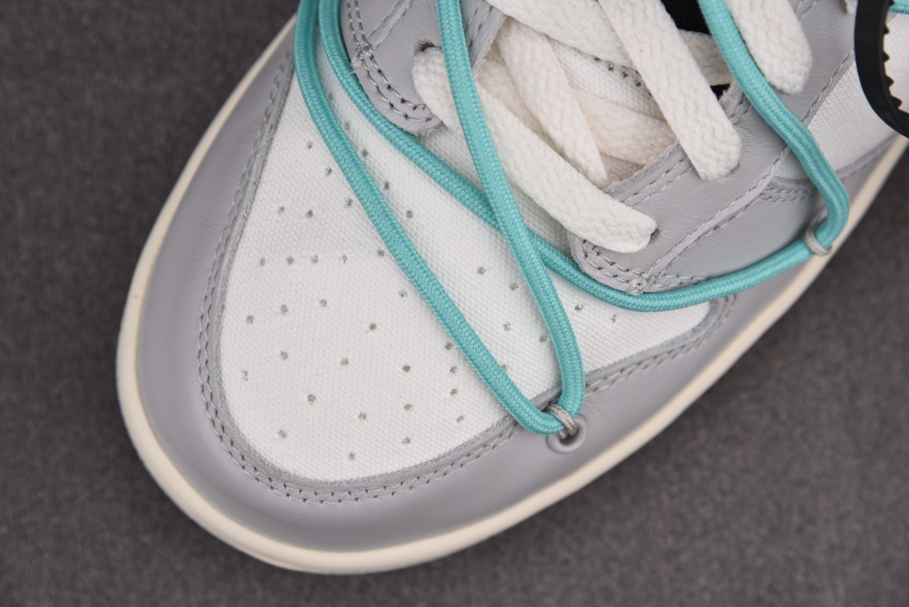 Nike Dunk Low   Lot 4