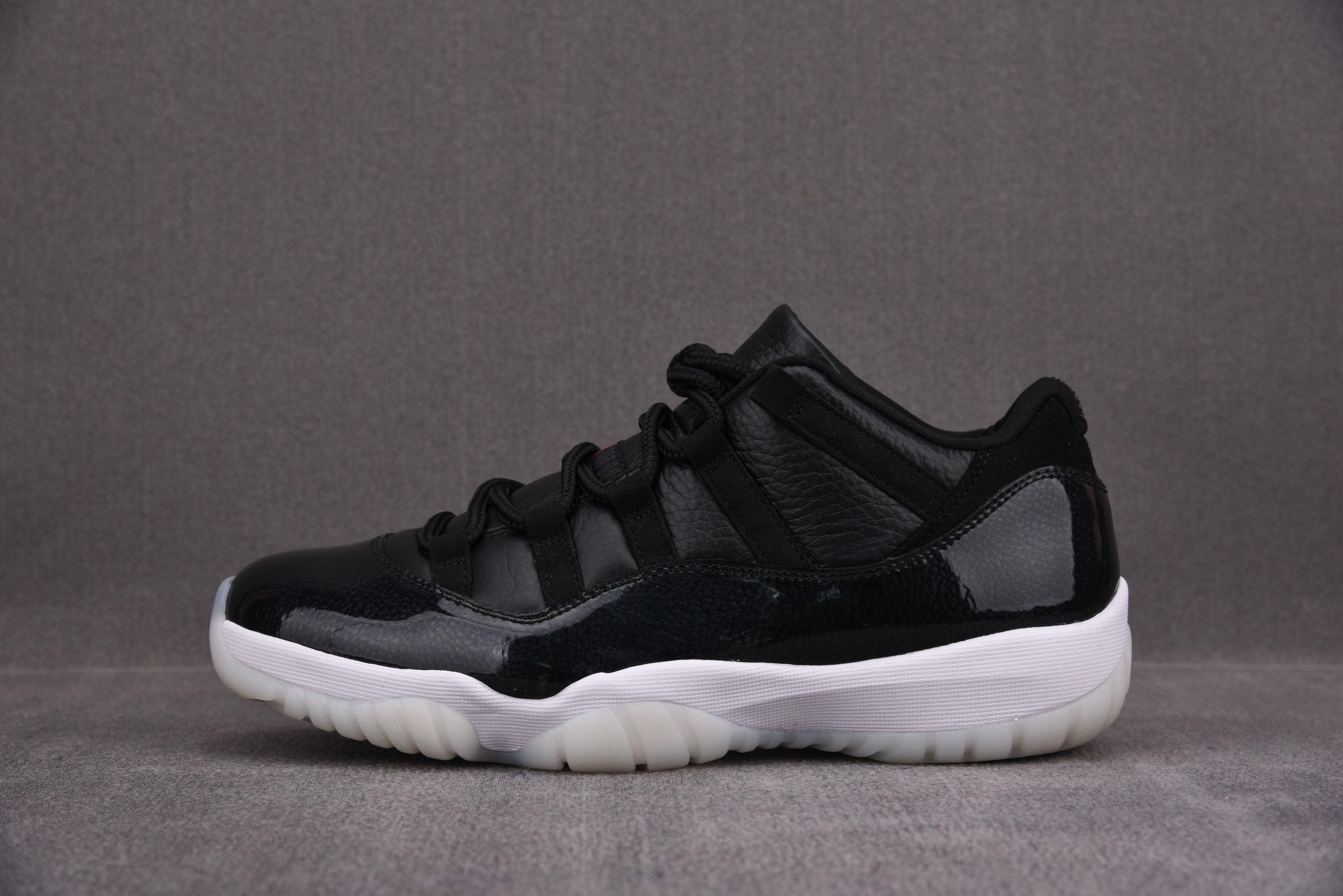 Air Jordan 11 Low 72-10