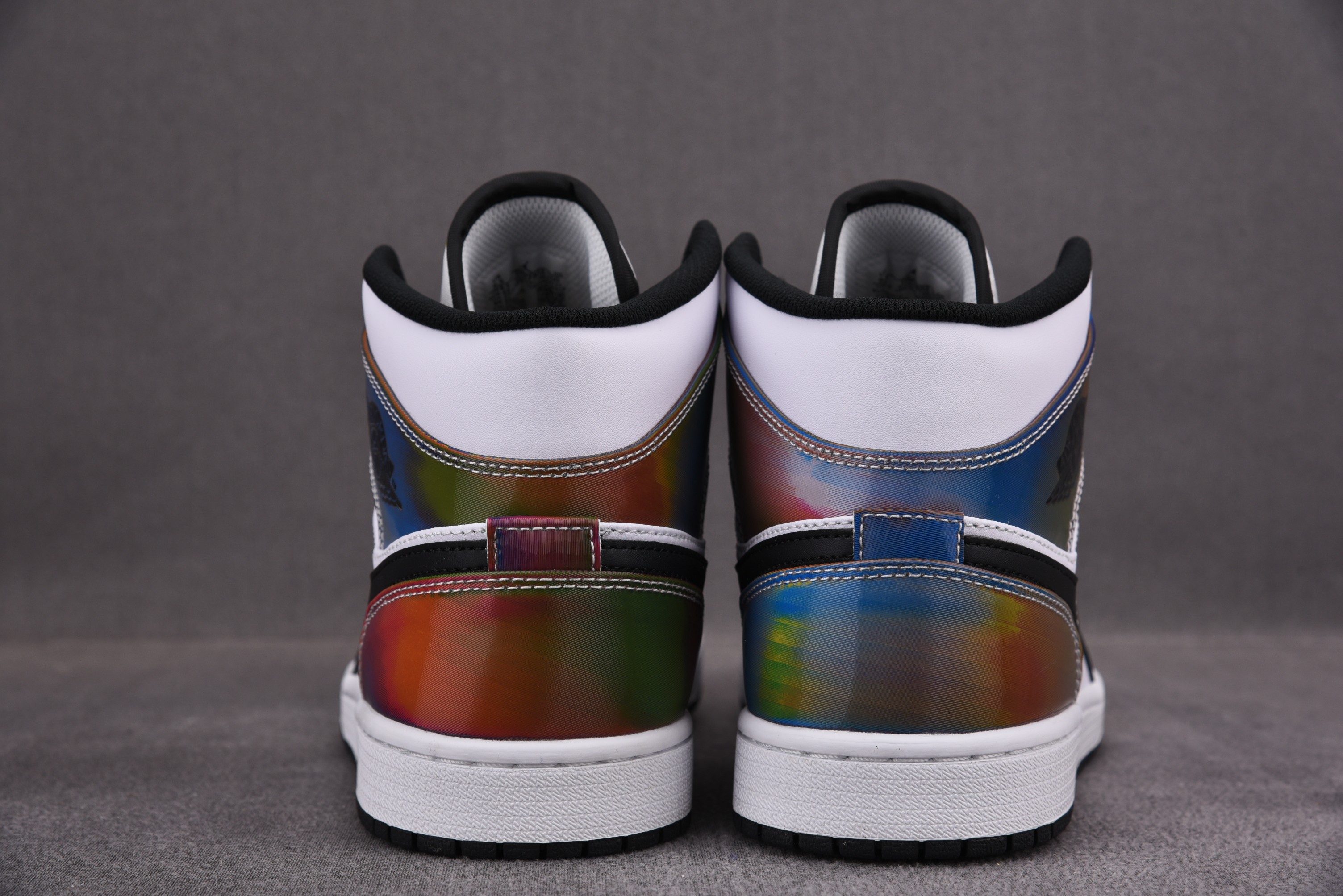 Jordan 1 Mid Heat Reactive