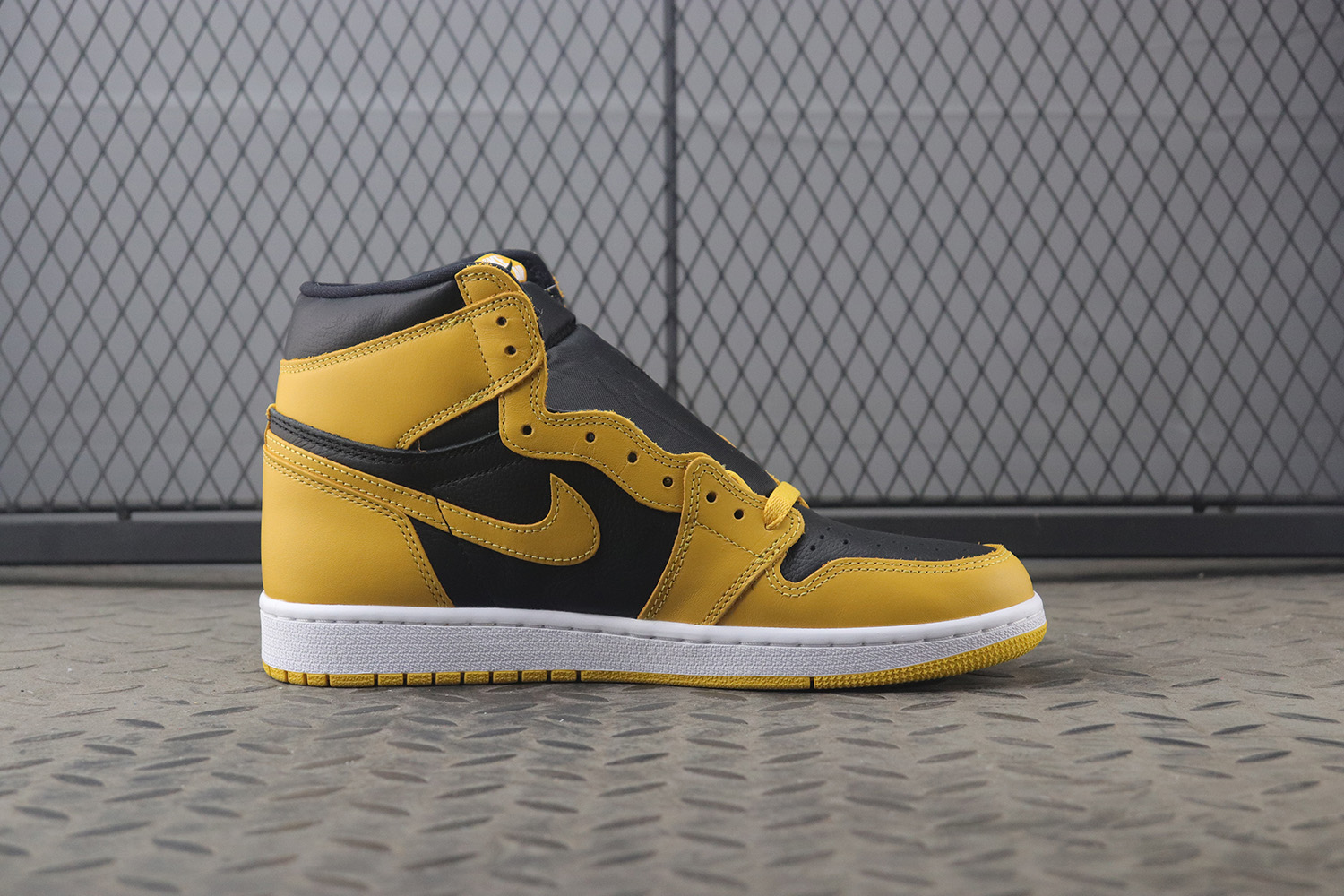 Jordan 1 Retro High OG Pollen