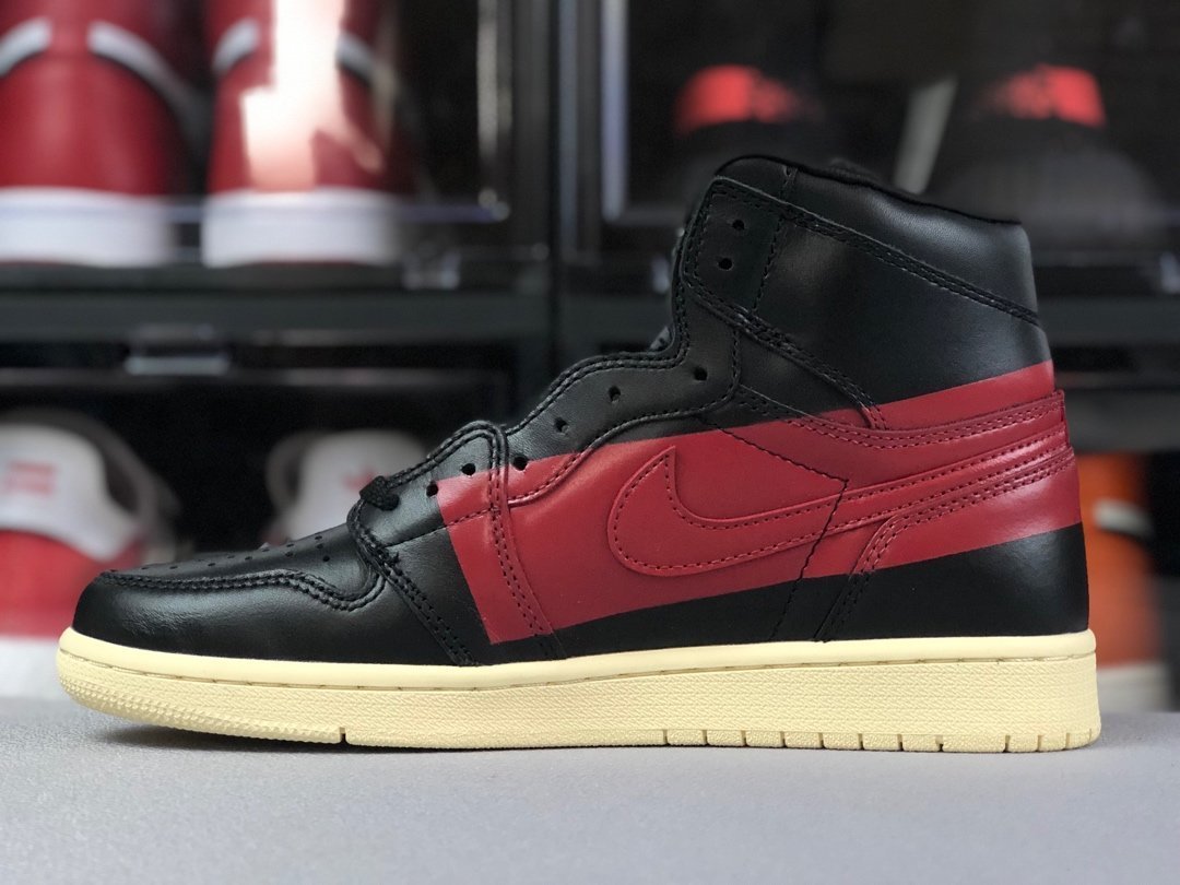 Jordan 1 Retro High OG Def 'Couture'