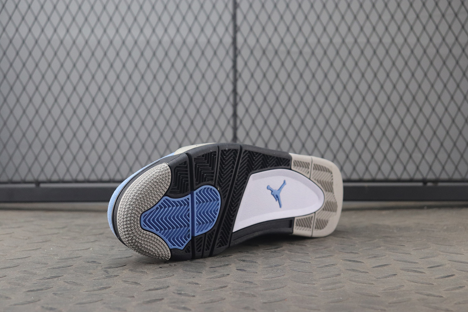 Air Jordan 4 University Blue