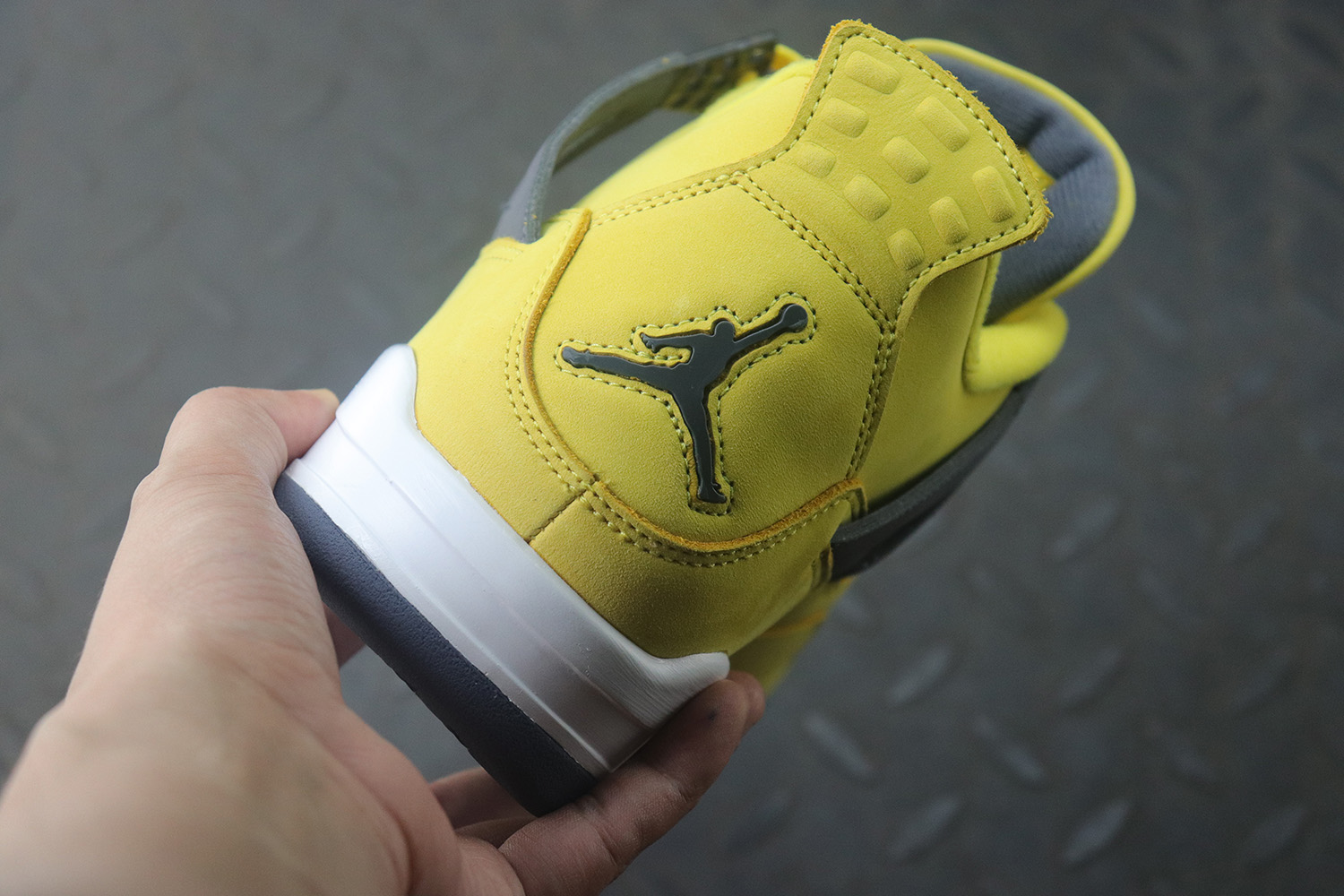 Jordan 4 Retro Lightning