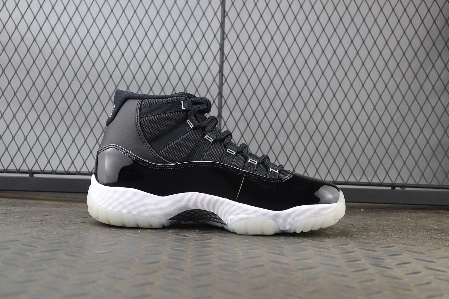 Jordan 11 Retro Black Clear/Jubilee