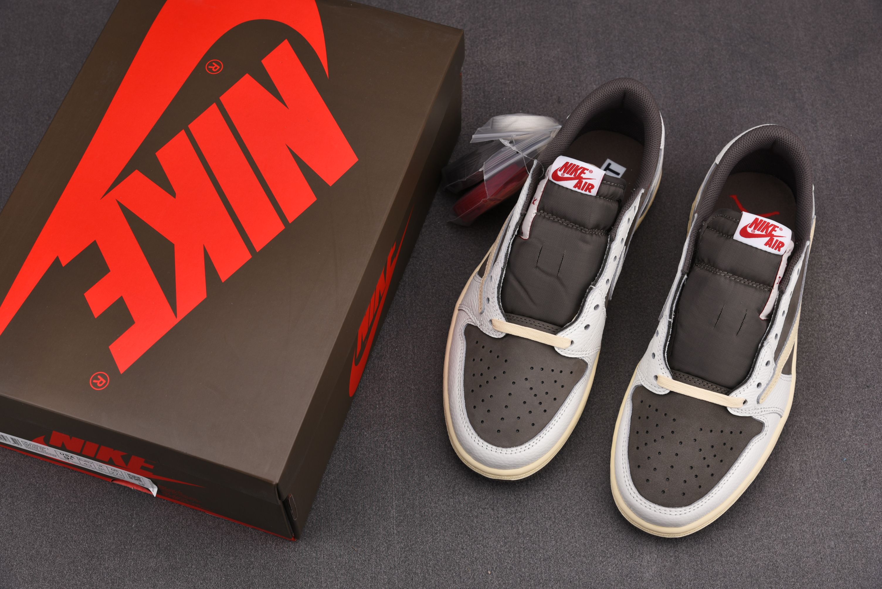 Jordan 1 Retro Low OG SP Travis Scott Reverse Mocha