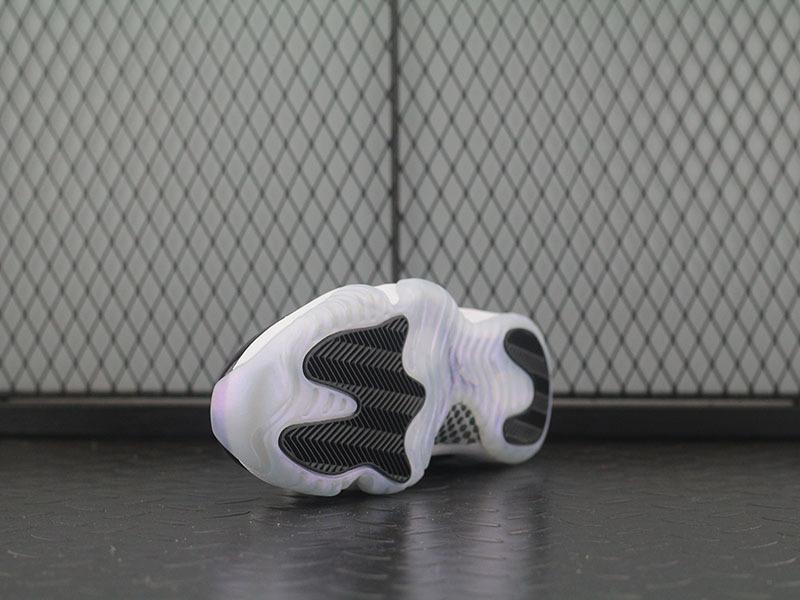 Jordan 11 Retro Low Easter/Emerald