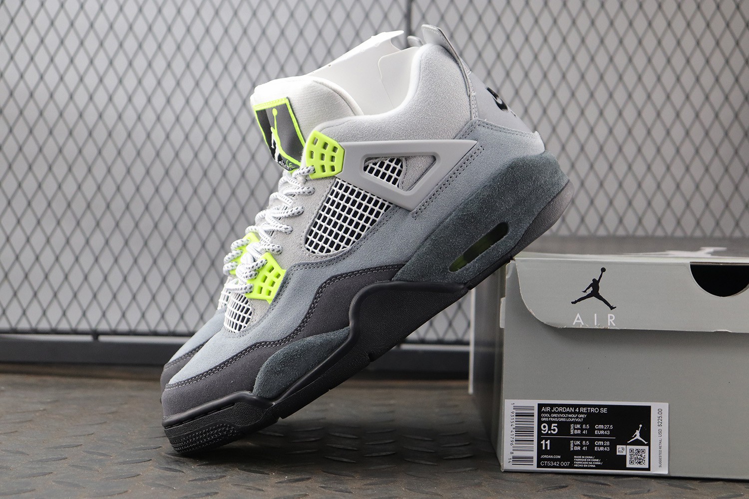 Jordan 4 Retro SE 95 Neon