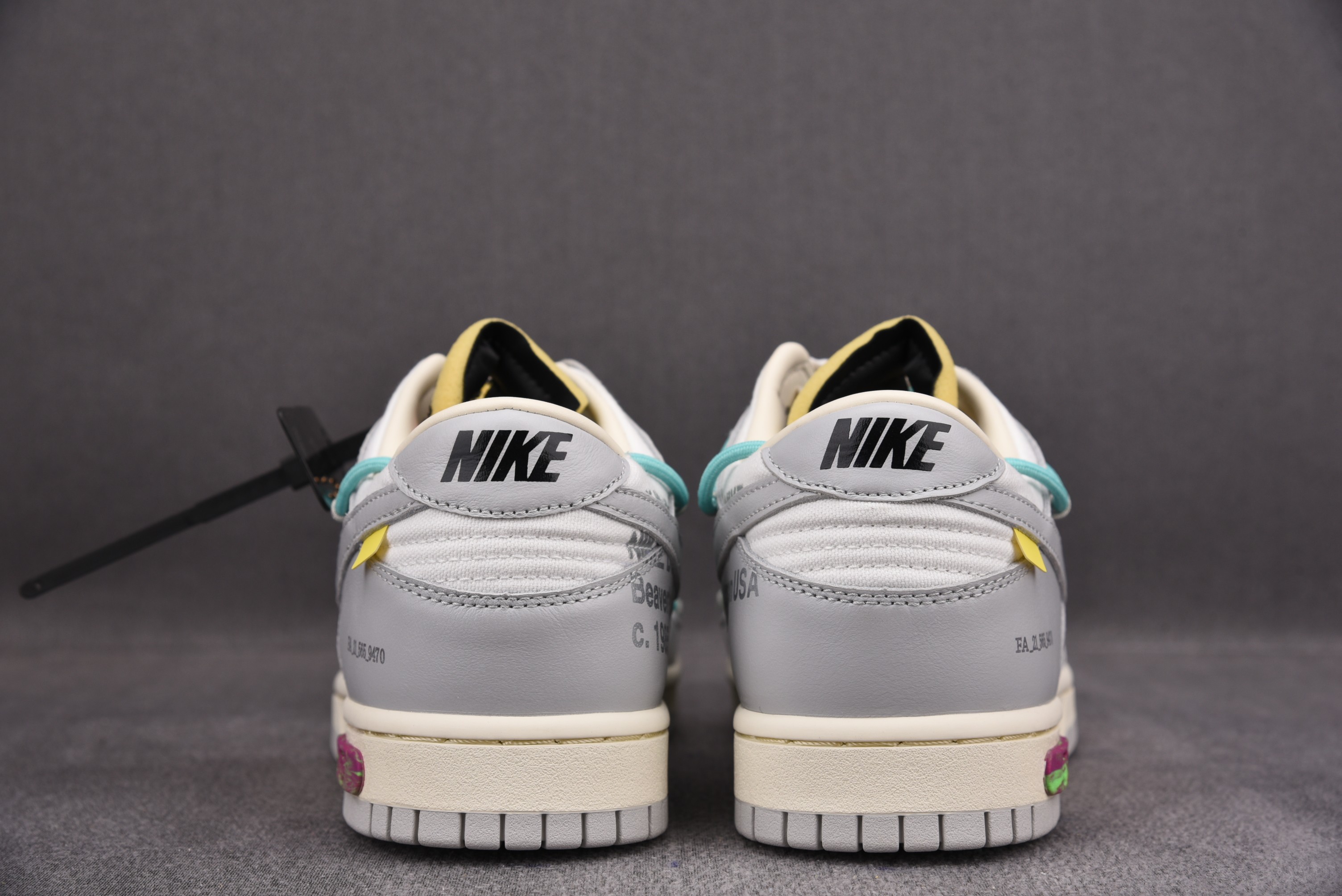 Nike Dunk Low   Lot 4