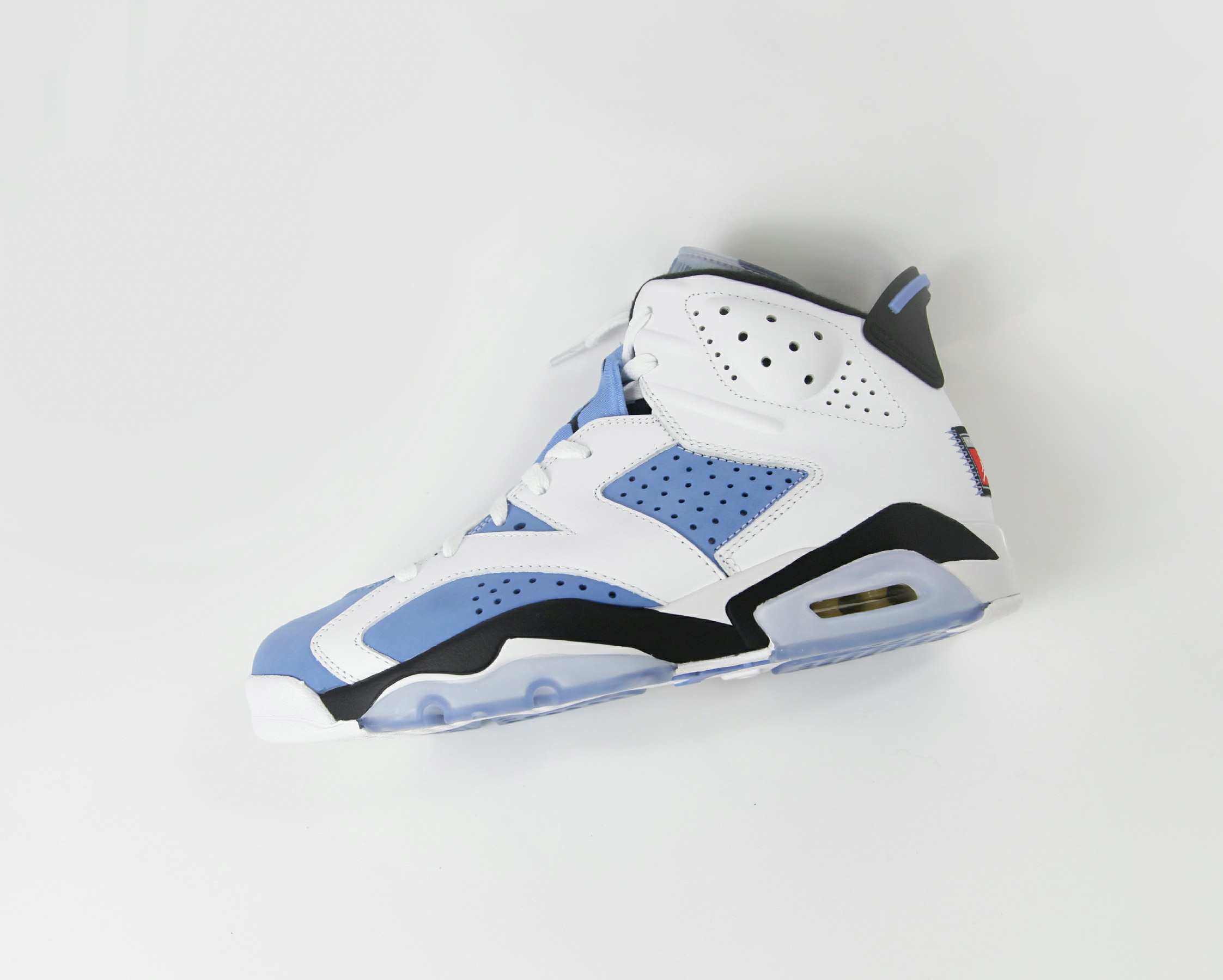 Jordan 6 UNC