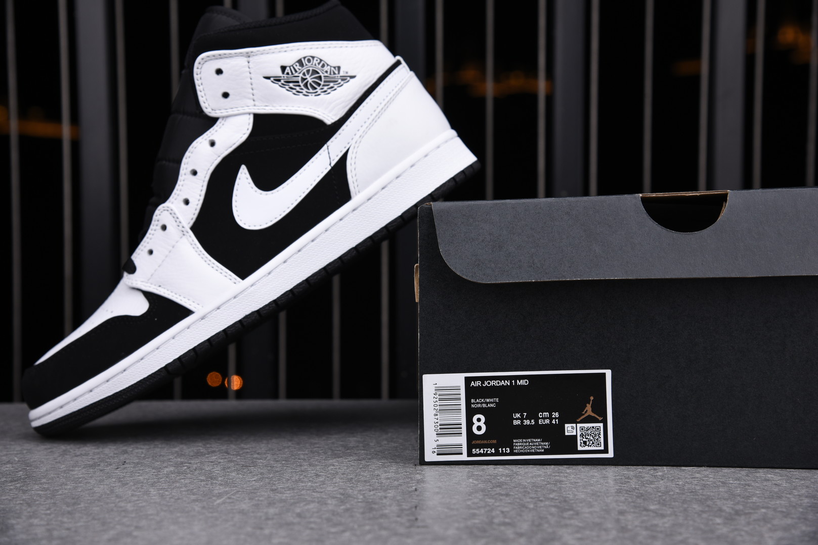 Jordan 1 Mid White Black