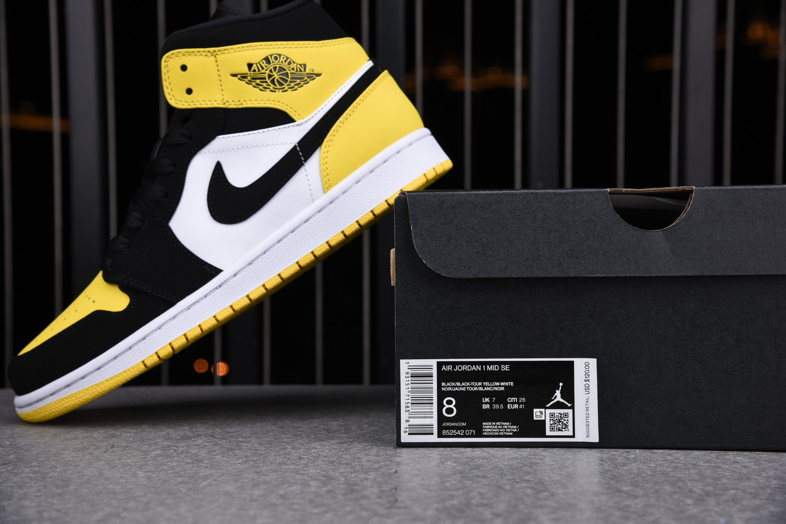 Air Jordan 1 Mid SE 'Yellow Toe'