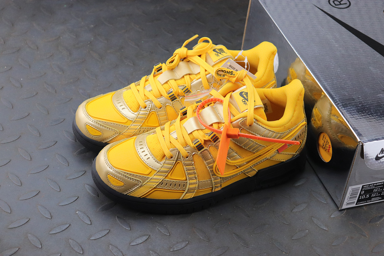 Nike Air Rubber Dunk   University Gold