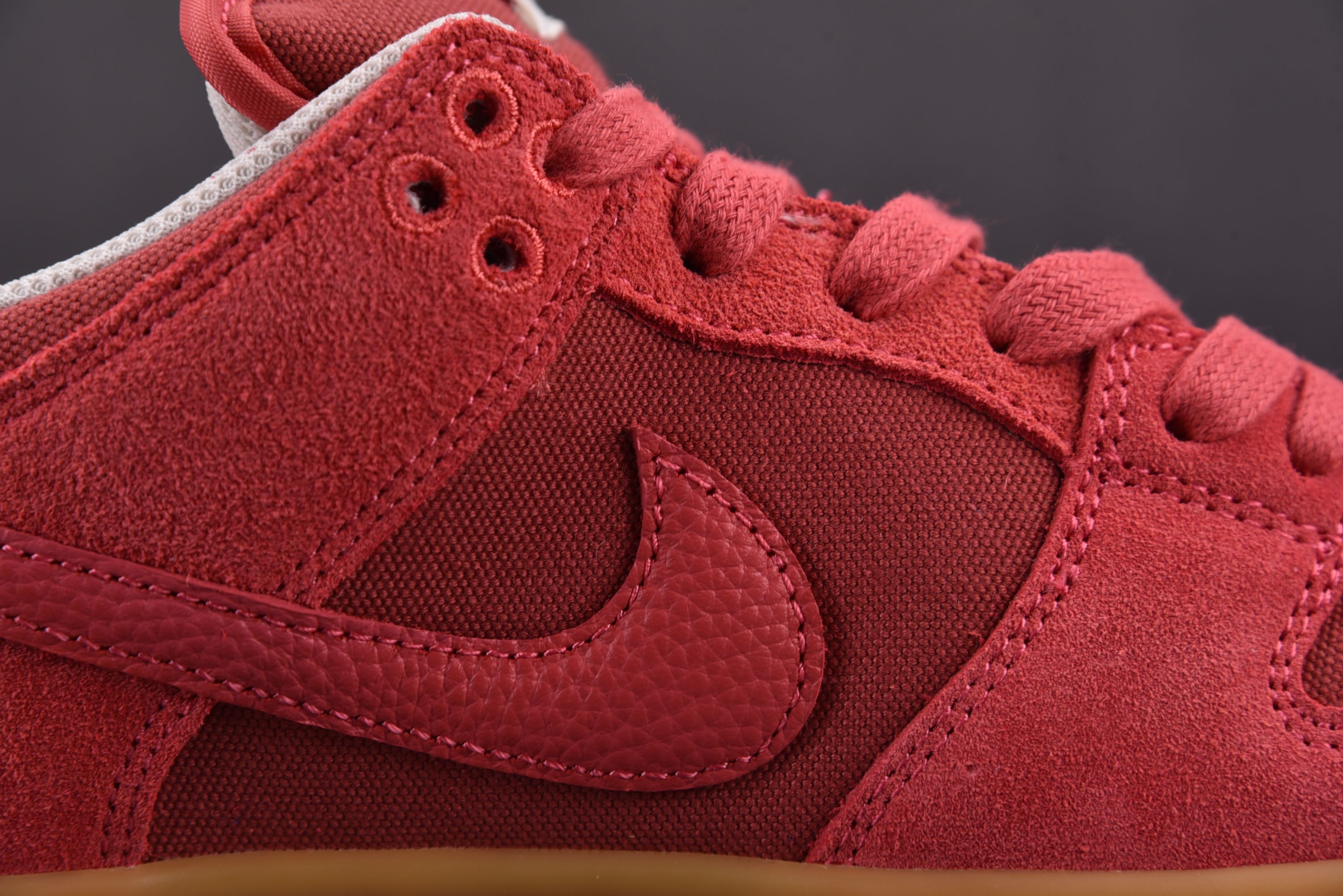 Nike SB Dunk Low Adobe