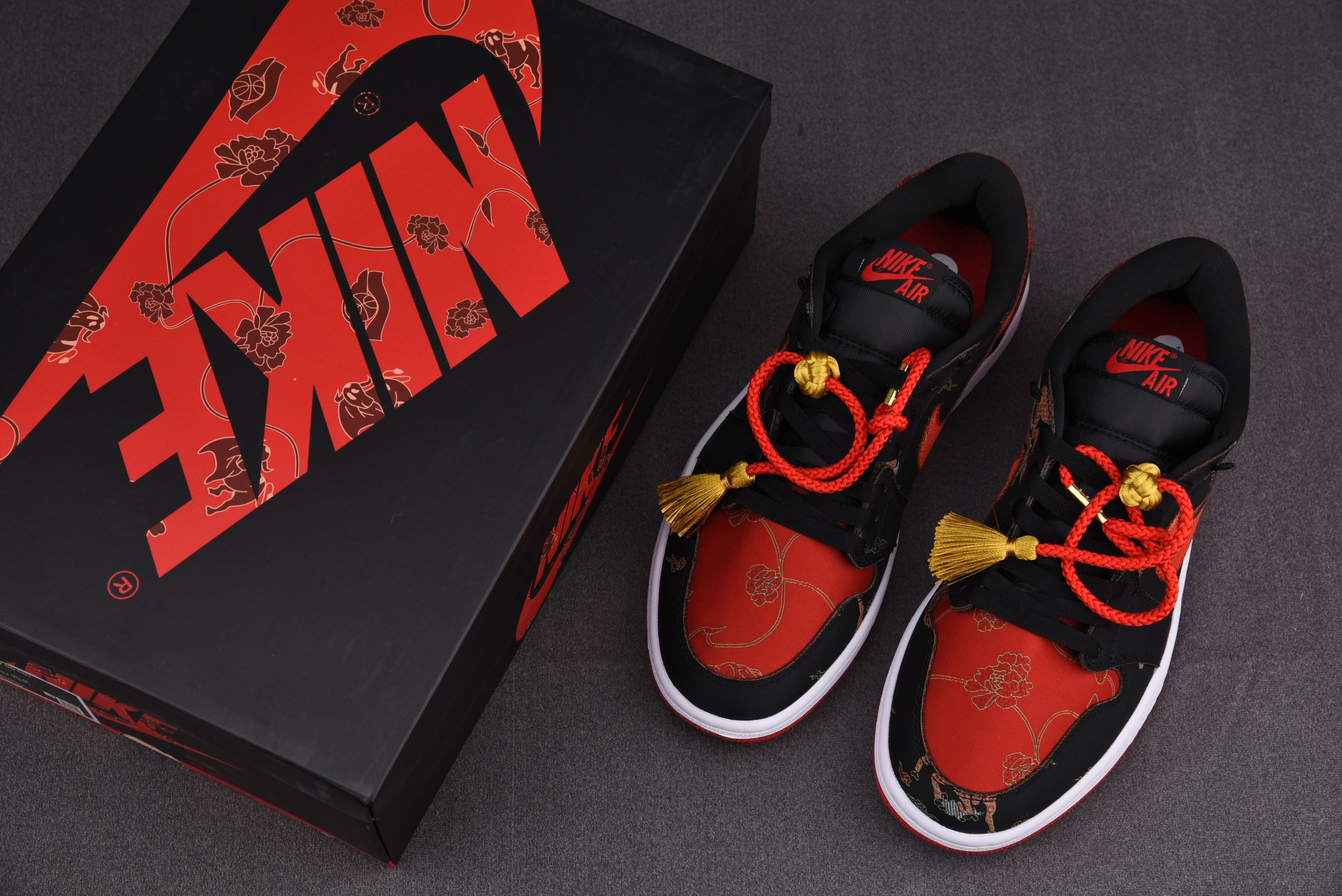 Jordan 1 Low OG Chinese New Year