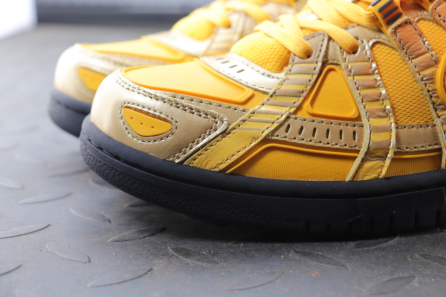 Nike Air Rubber Dunk   University Gold