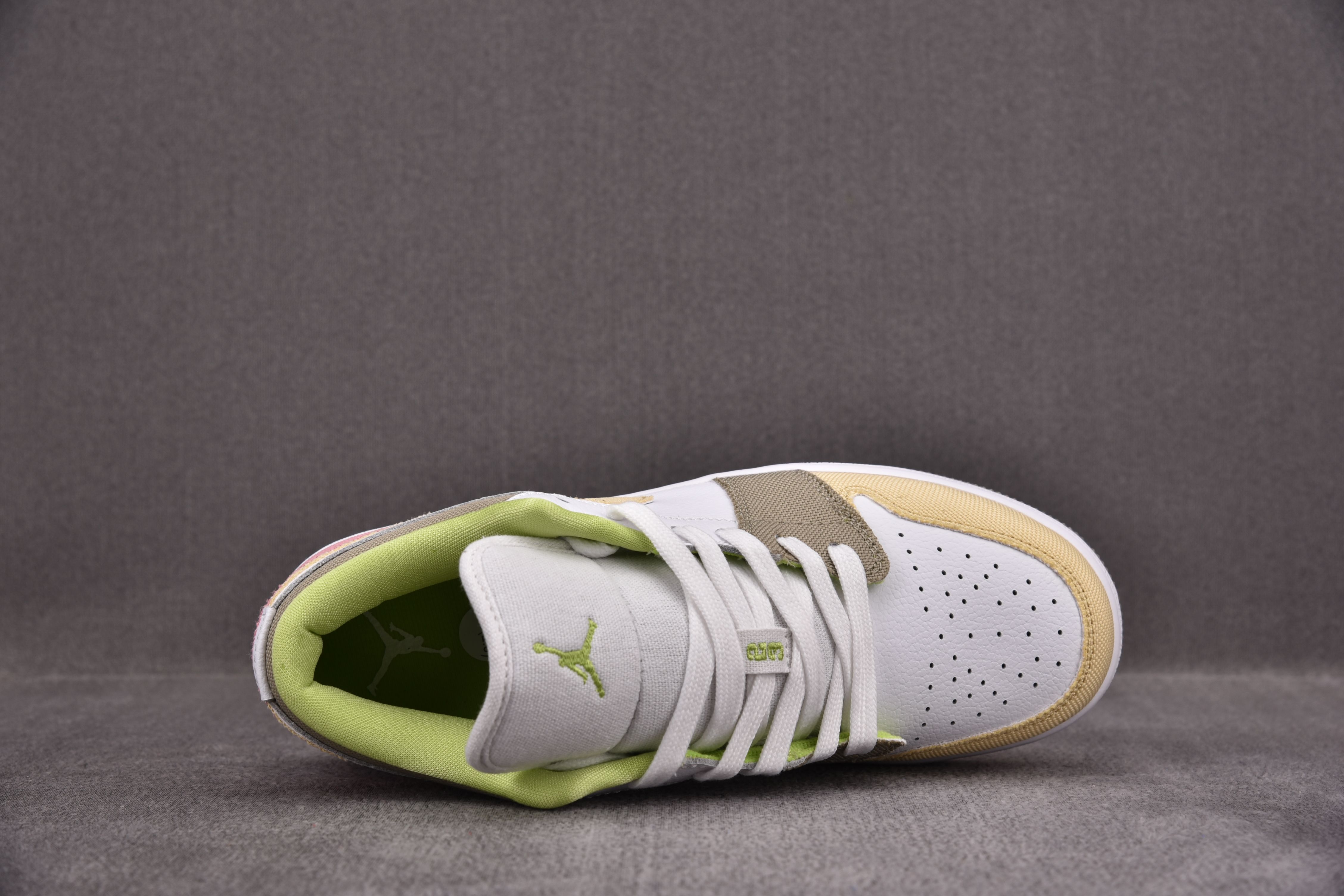 Jordan 1 Low Pastel Grind Vivid Green (GS)