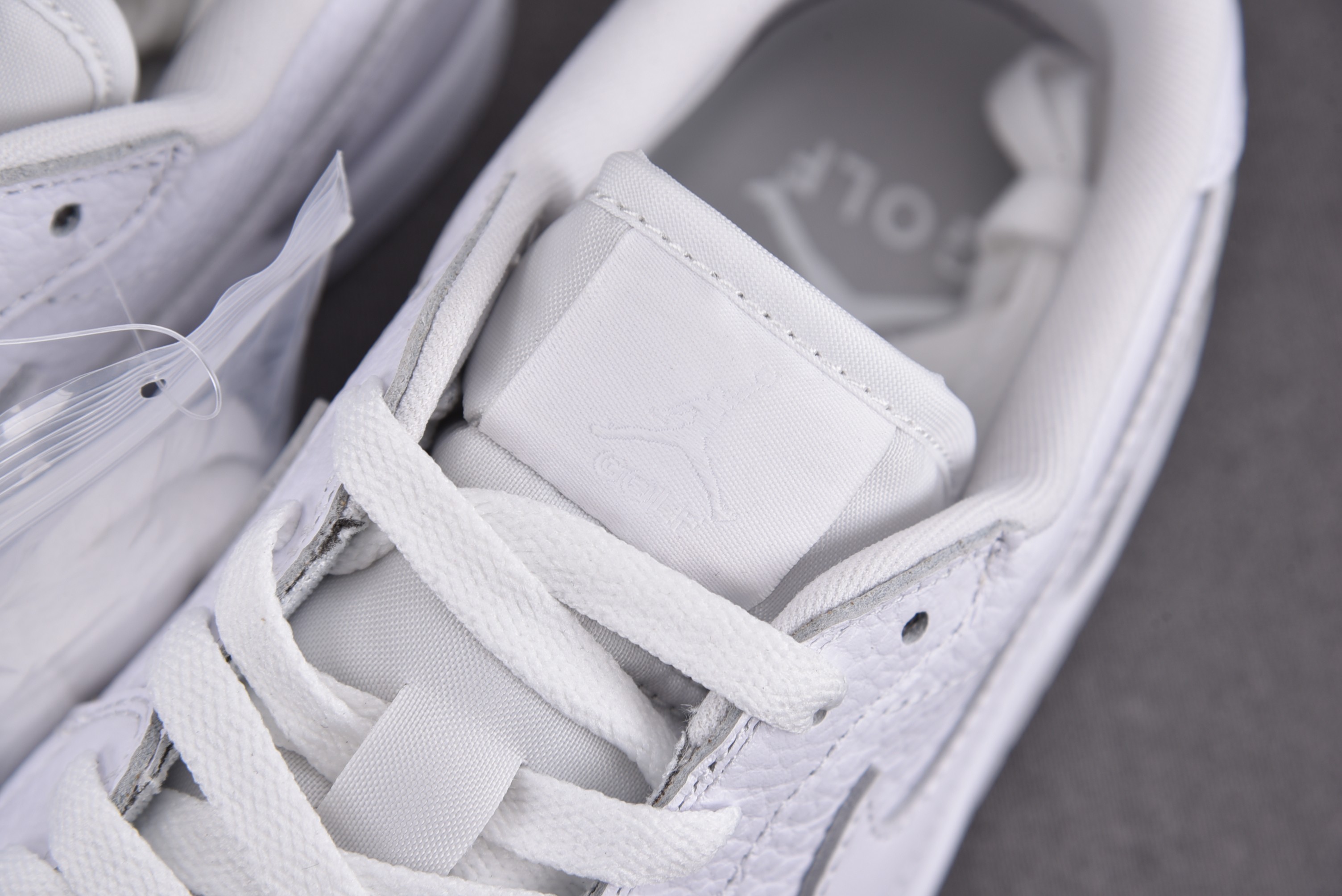 Jordan 1 Retro Low Golf Triple White