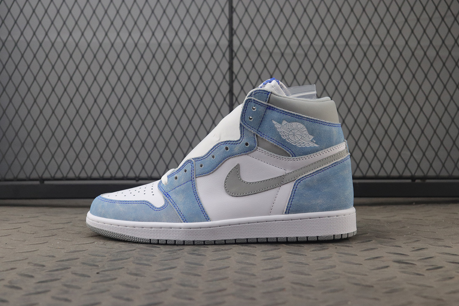 Jordan 1 Retro High OG Hyper Royal