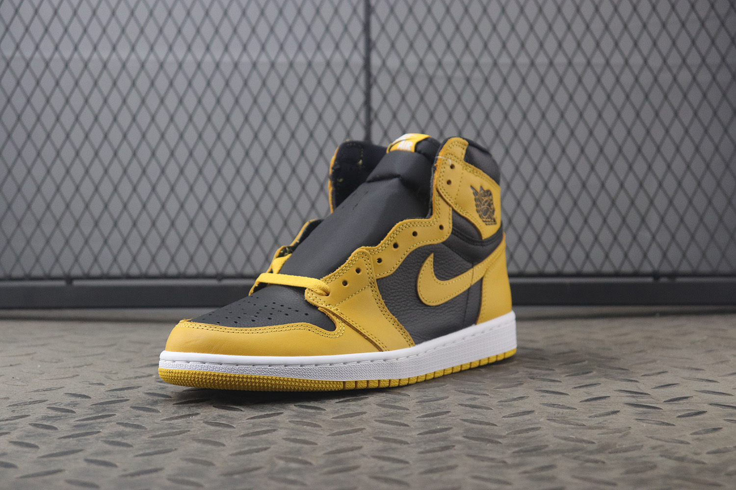 Jordan 1 Retro High OG Pollen