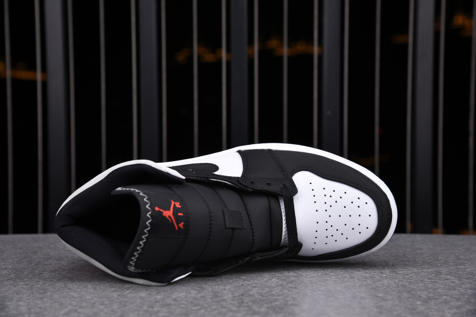 Jordan 1 Mid SE Union Black Toe