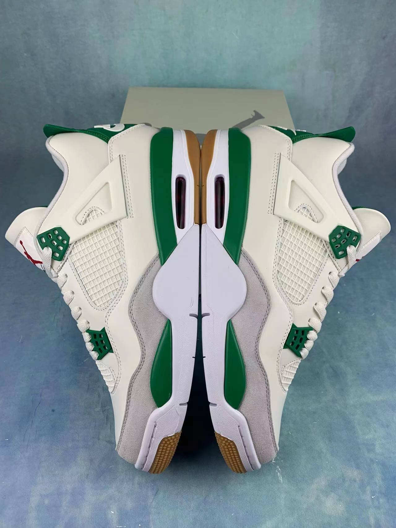 Jordan 4 Retro SB Pine Green