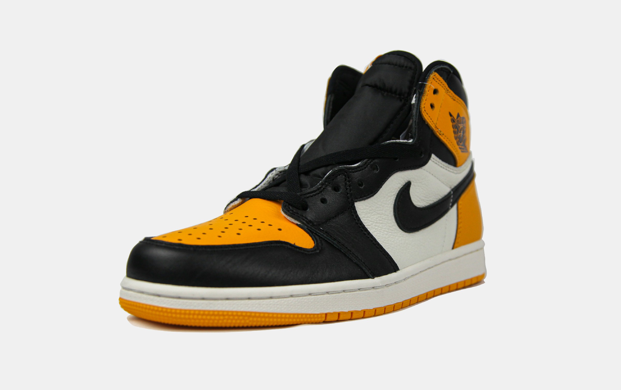 Air Jordan 1 Retro High OG Yellow Toe