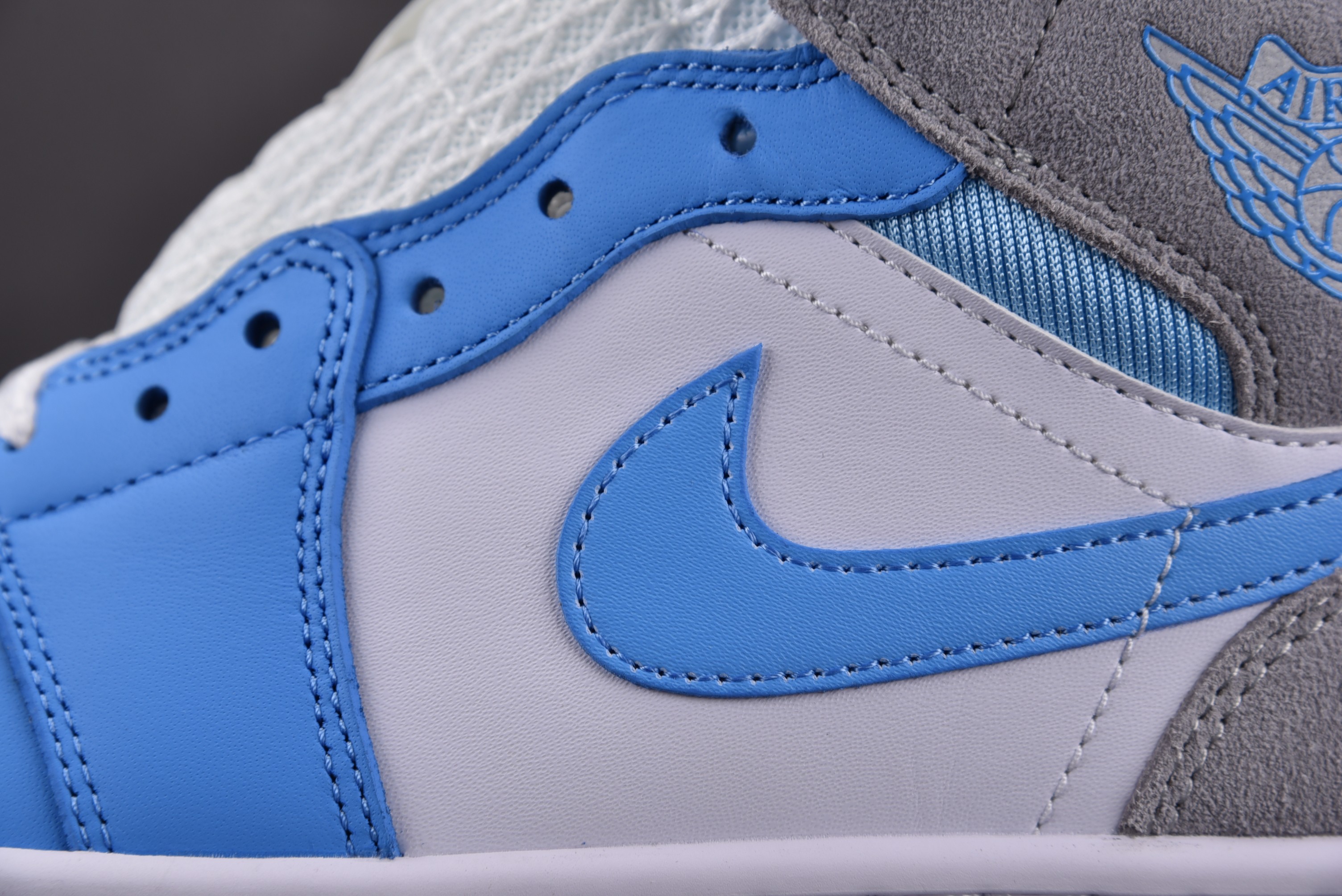 Jordan 1 Mid University Blue Grey