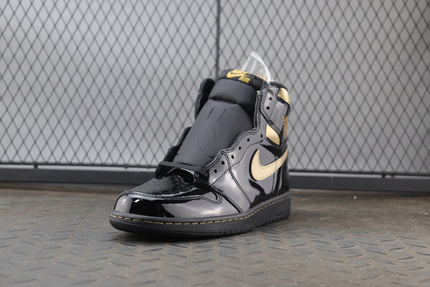 Jordan 1 Retro High Black Metallic Gold (2020)