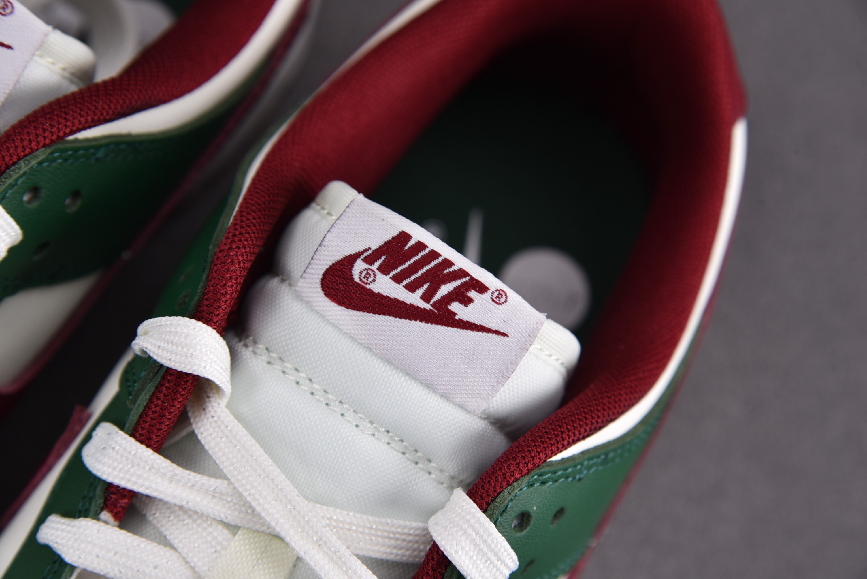 Nike Dunk Low Gorge Green Team Red