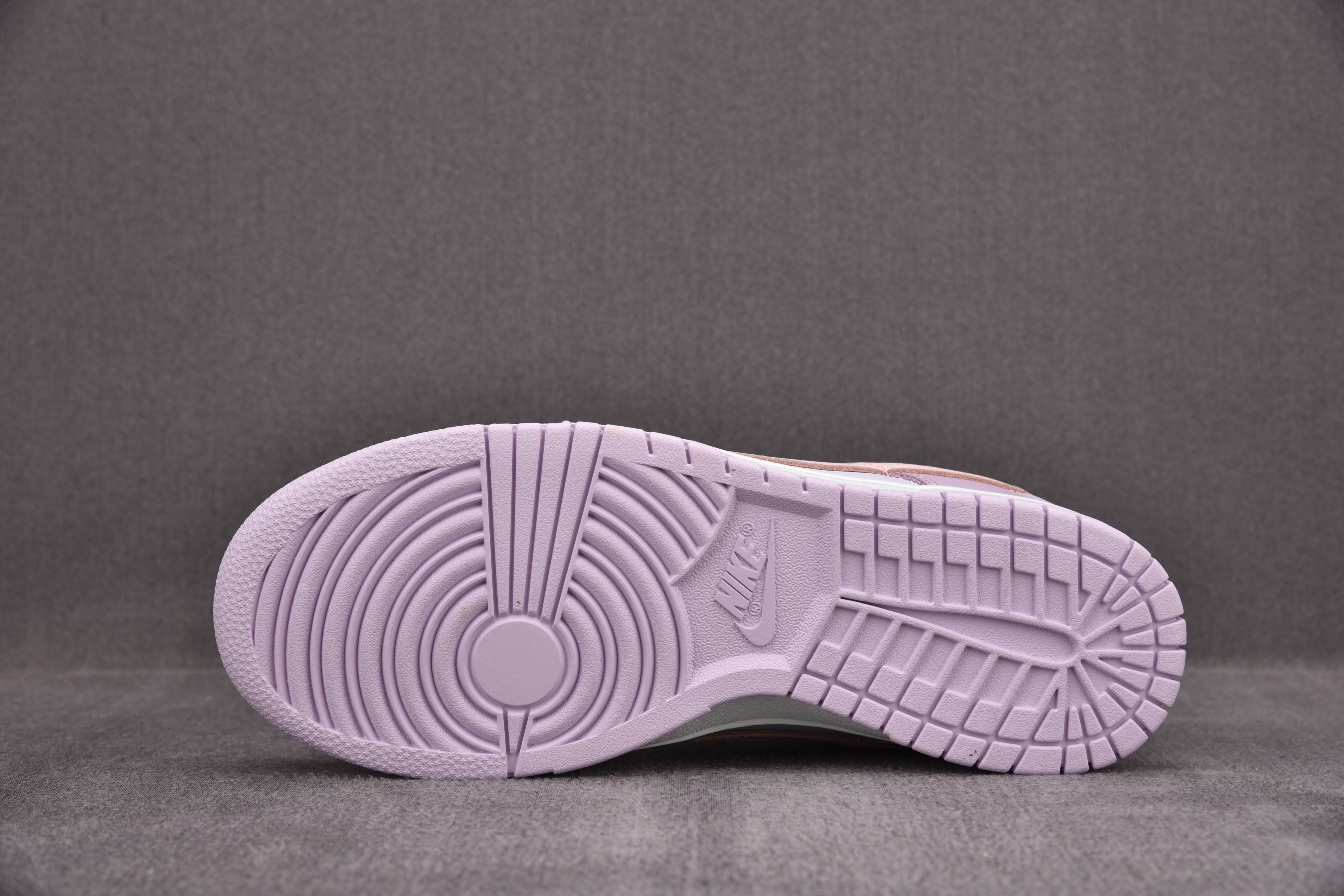 Nike Dunk Low Easter 2022 (Women Size!!)