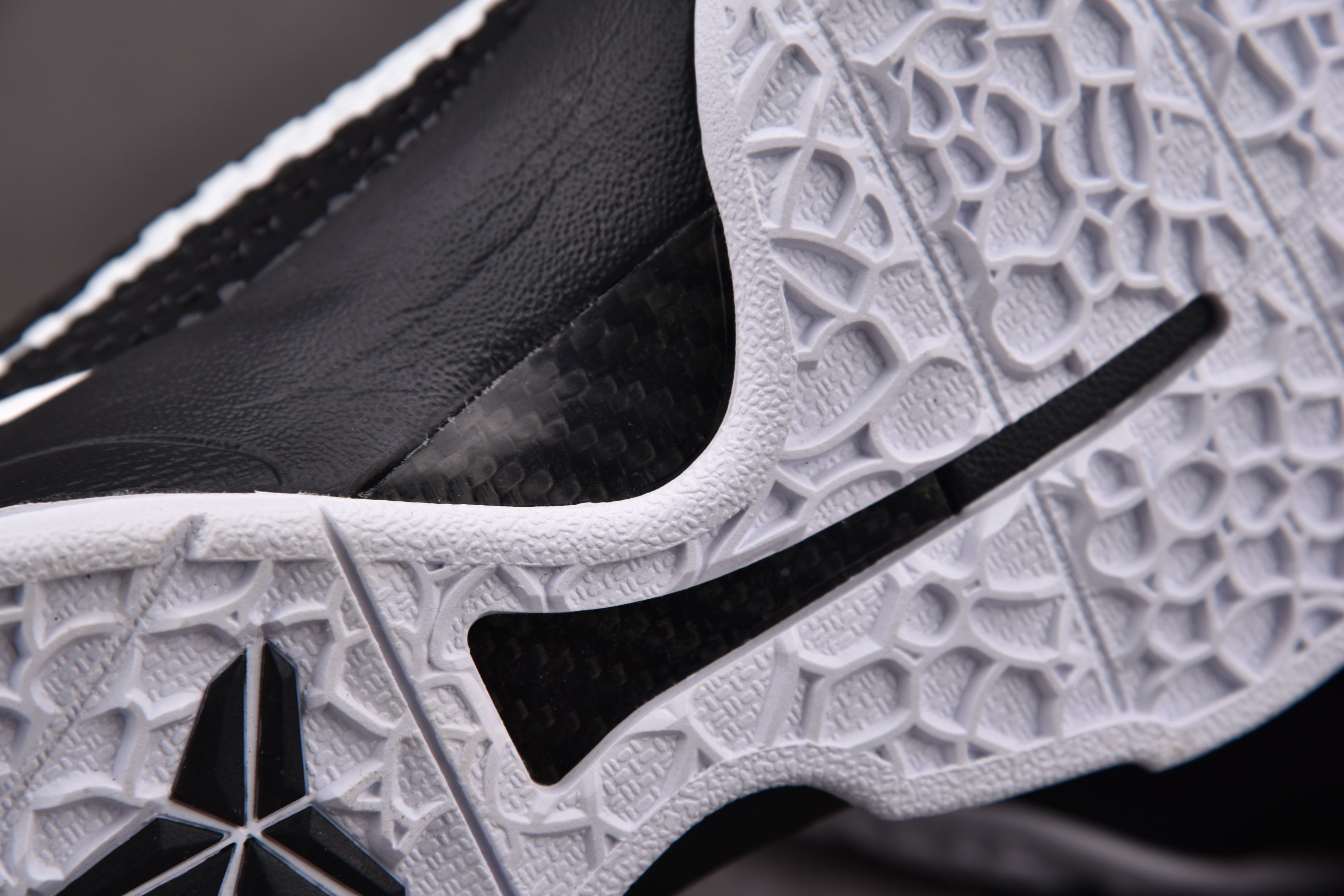 Nike Kobe 6 Protro Mambacita Sweet 16