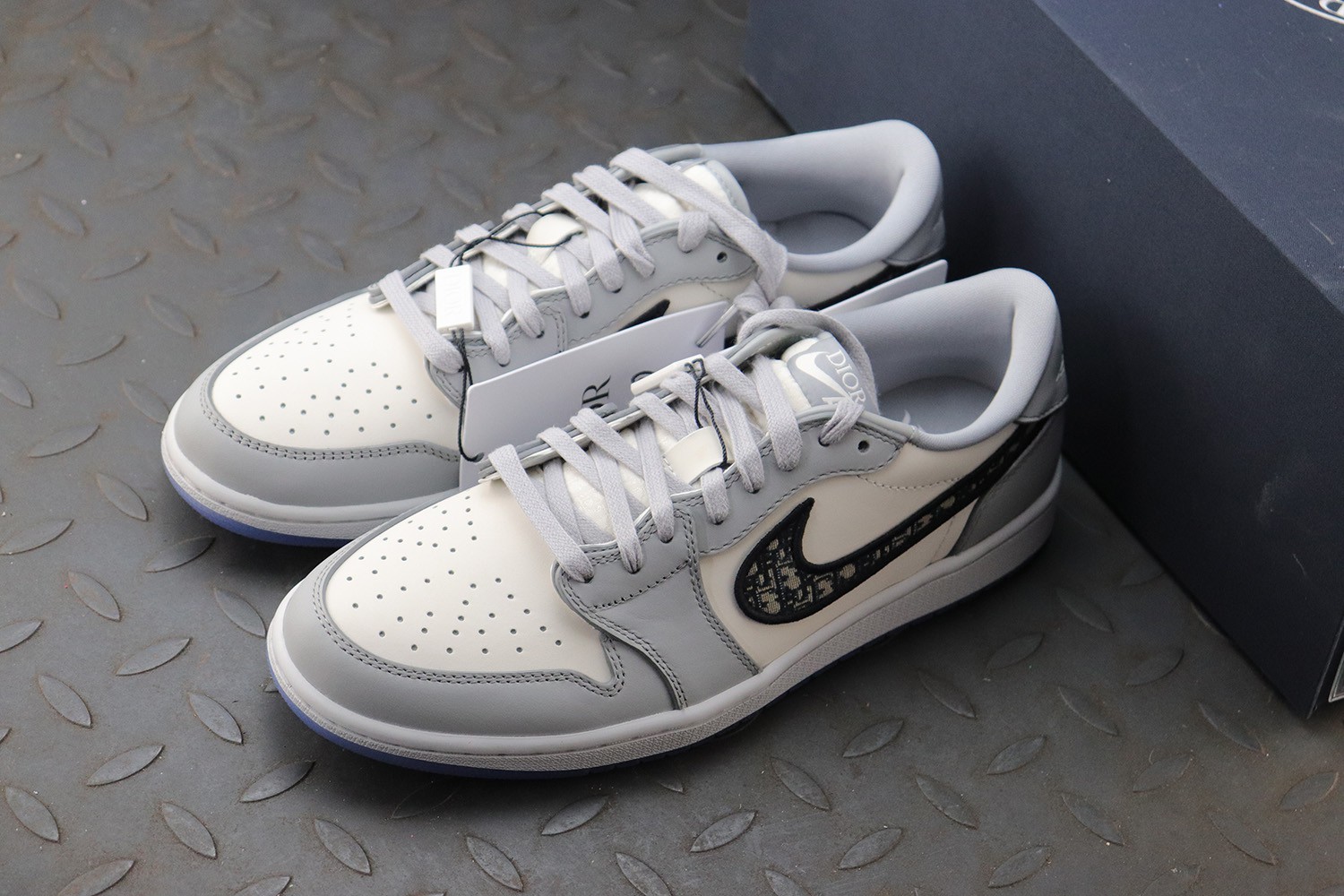 DIOR × AIR JORDAN 1 LOW (Original Box)